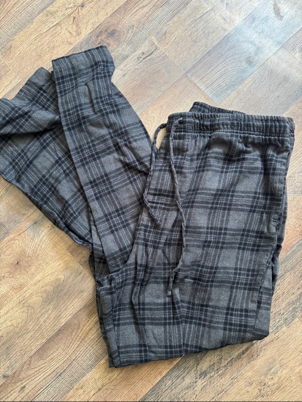 Croft & Barrow Men's Gray/Navy Plaid Lounge Pants - Comfortable Drawstring Fit